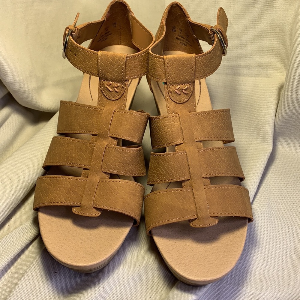 NWOT Dr Scholl’s wedge never worn comfy boho shoes